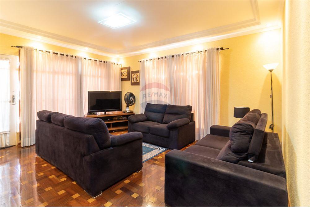 Casa à venda com 3 quartos, 220m² - Foto 2