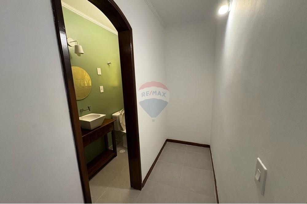 Casa para alugar com 4 quartos, 400m² - Foto 56