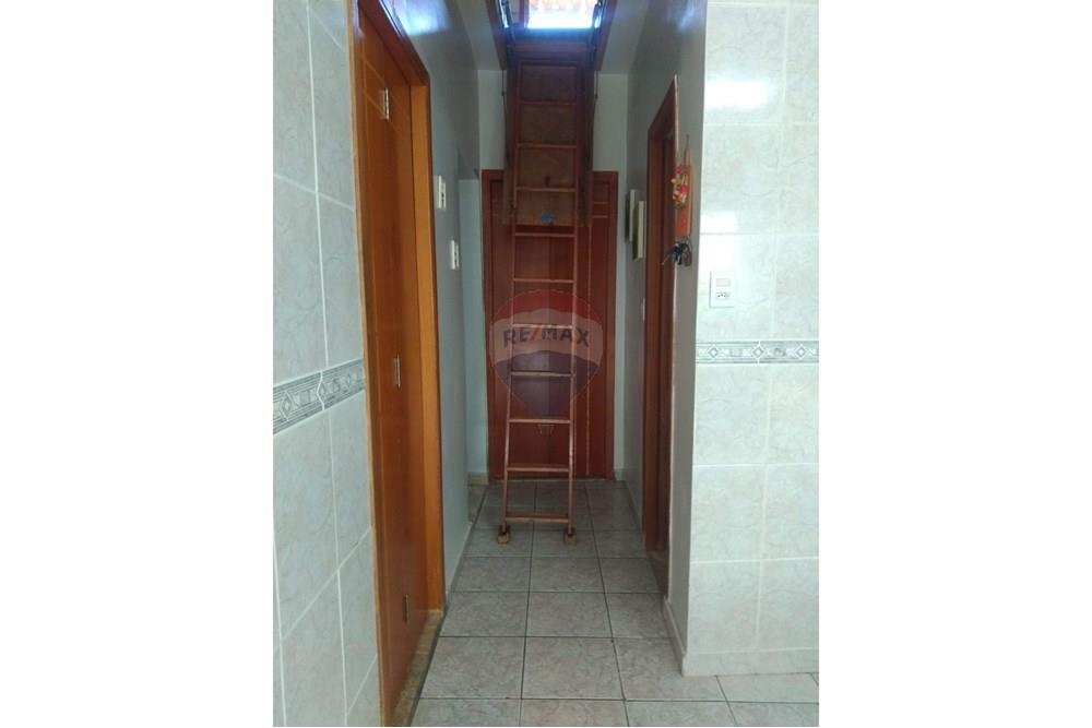 Casa à venda com 3 quartos, 90m² - Foto 18