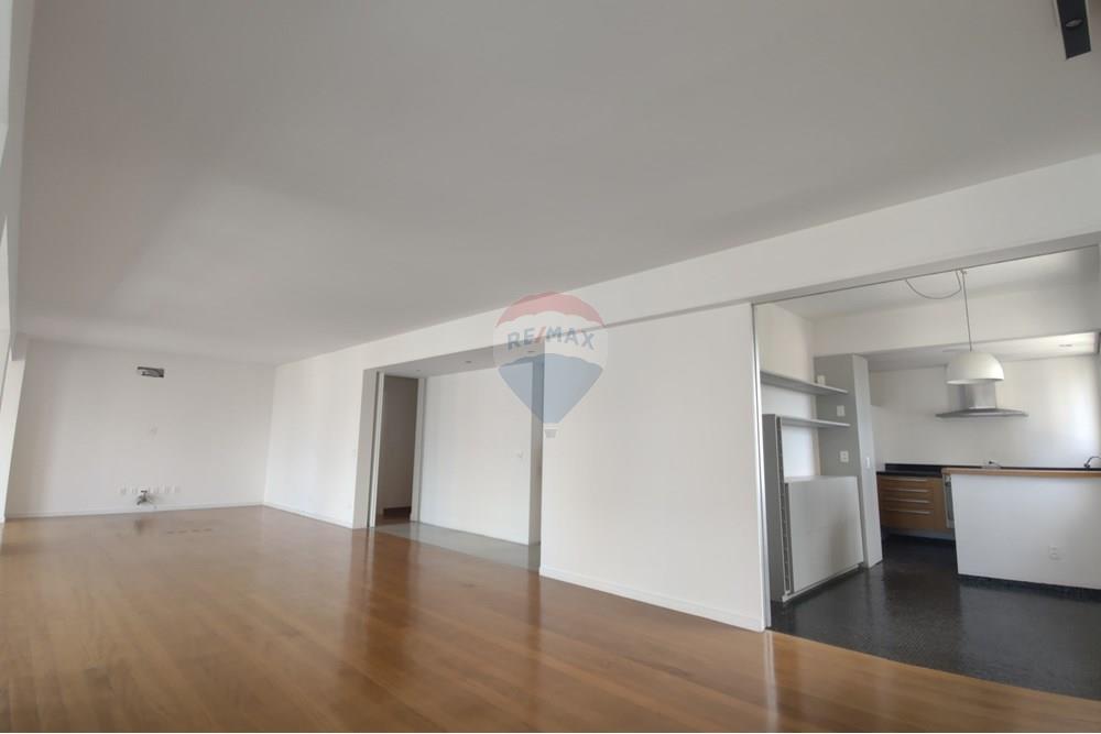 Apartamento para alugar com 3 quartos, 215m² - Foto 9