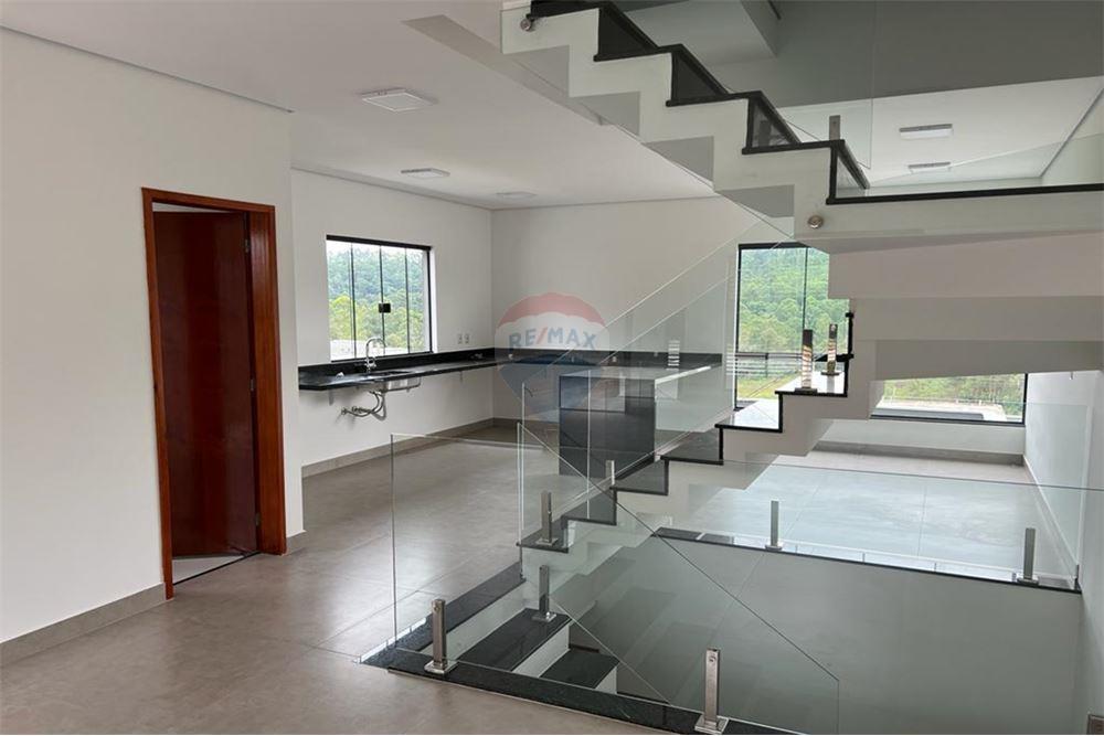 Sobrado à venda com 3 quartos, 178m² - Foto 1