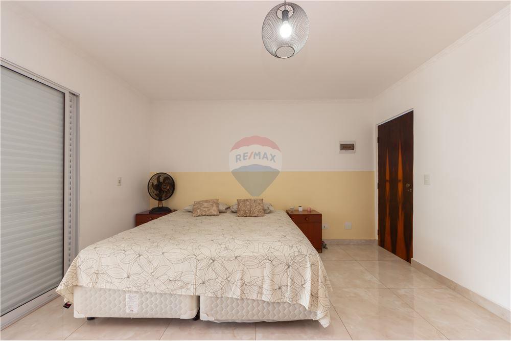 Casa à venda com 3 quartos, 228m² - Foto 12