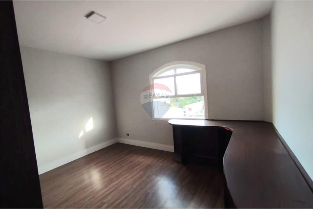 Casa para alugar com 3 quartos, 204m² - Foto 17
