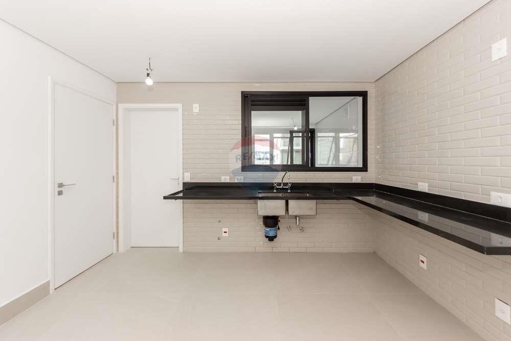 Apartamento à venda com 3 quartos, 207m² - Foto 17