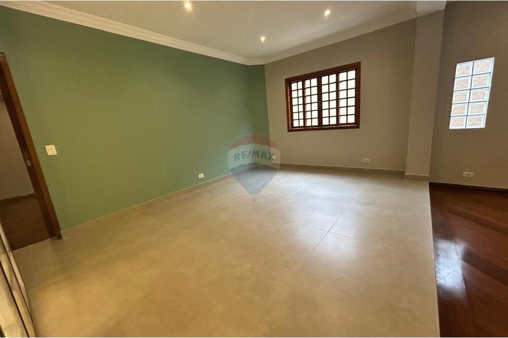 Casa para alugar com 4 quartos, 570m² - Foto 7