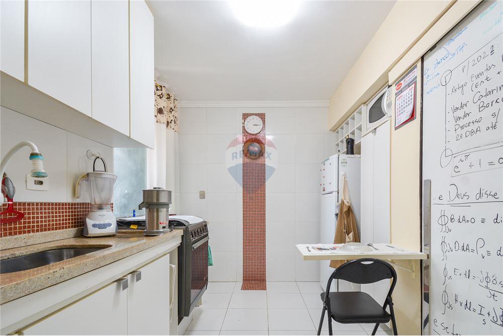 Apartamento à venda com 2 quartos, 55m² - Foto 17