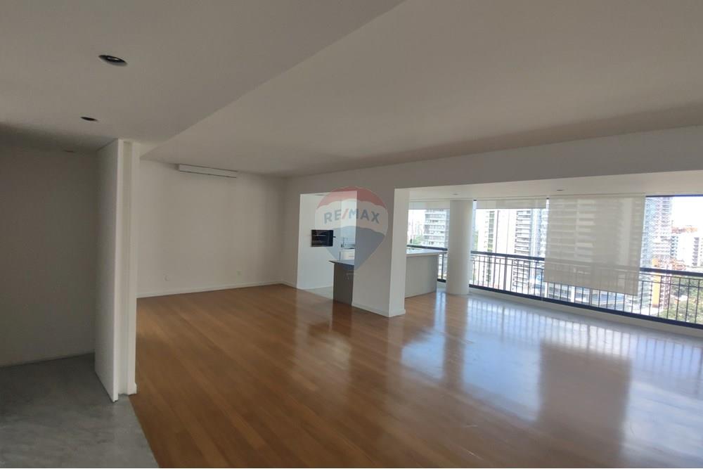 Apartamento para alugar com 3 quartos, 215m² - Foto 3