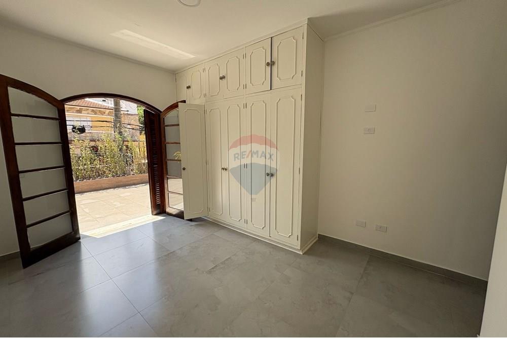 Casa para alugar com 4 quartos, 400m² - Foto 36