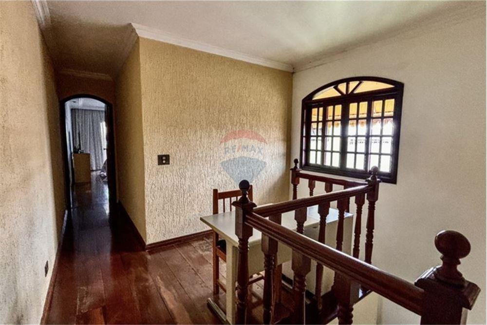 Casa à venda com 3 quartos, 150m² - Foto 3