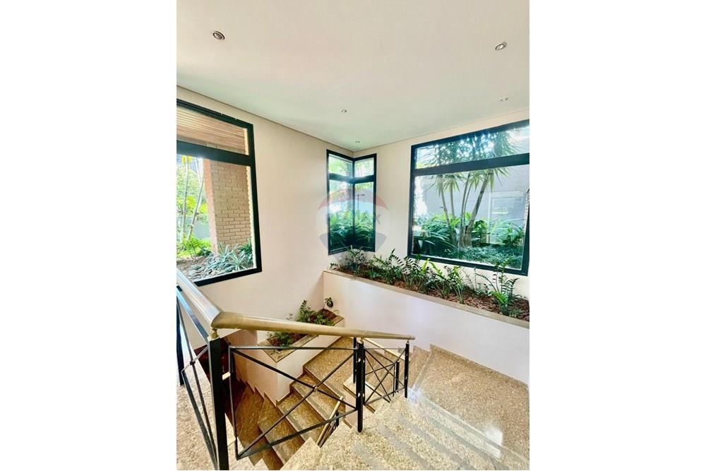 Apartamento - Alugar - São Paulo , São Paulo - Escada de acesso ao Salão festas.jpg - 601971088-5