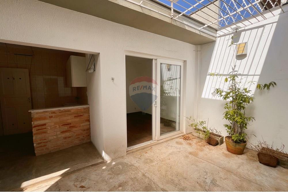 Casa para alugar com 3 quartos, 225m² - Foto 14