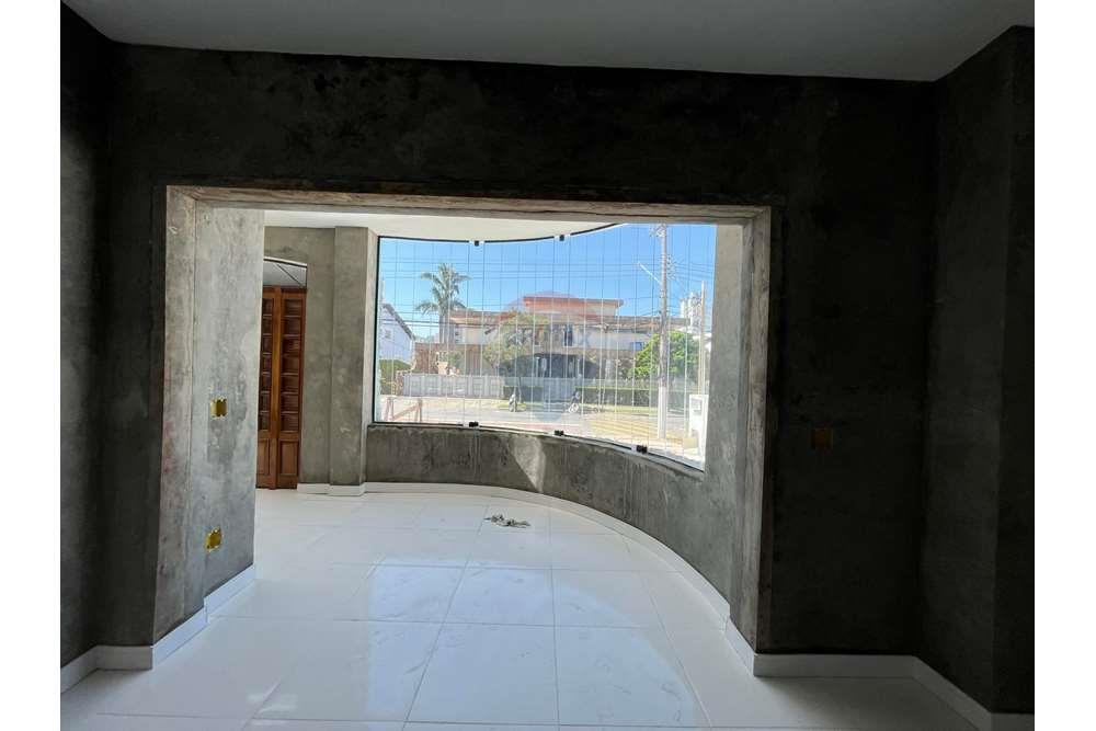 Casa para alugar com 2 quartos, 250m² - Foto 1