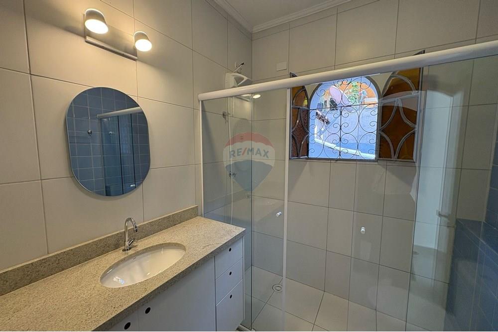 Casa para alugar com 4 quartos, 400m² - Foto 48