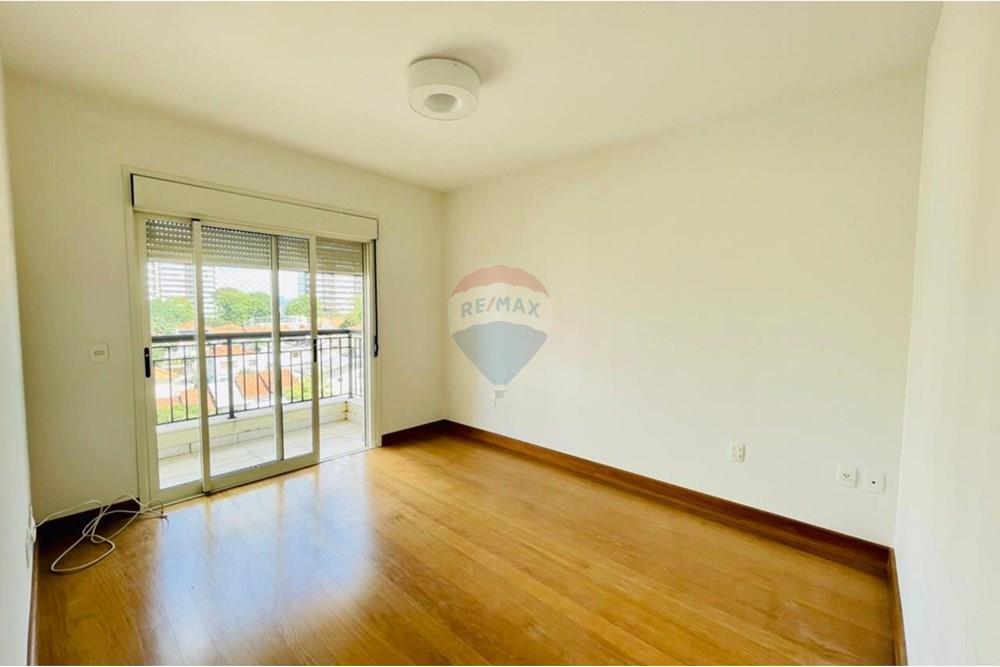 Apartamento para alugar com 3 quartos, 215m² - Foto 11