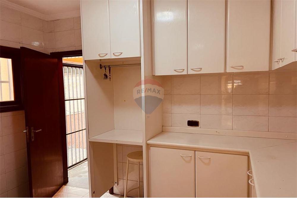 Casa para alugar com 4 quartos, 500m² - Foto 12