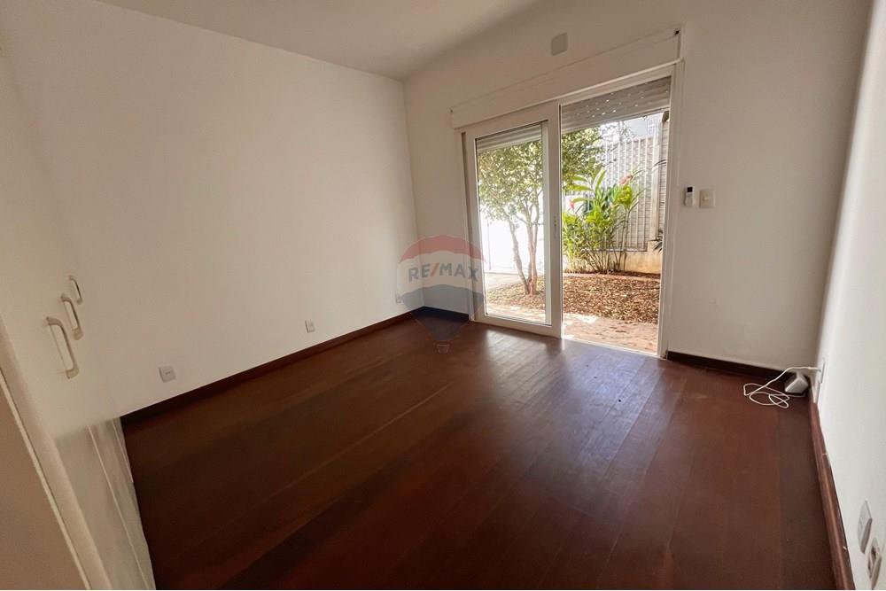 Casa para alugar com 3 quartos, 225m² - Foto 7