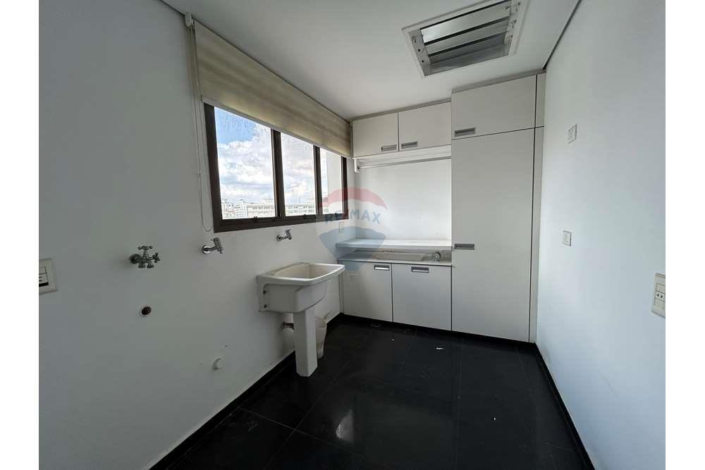 Apartamento para alugar com 4 quartos, 286m² - Foto 13