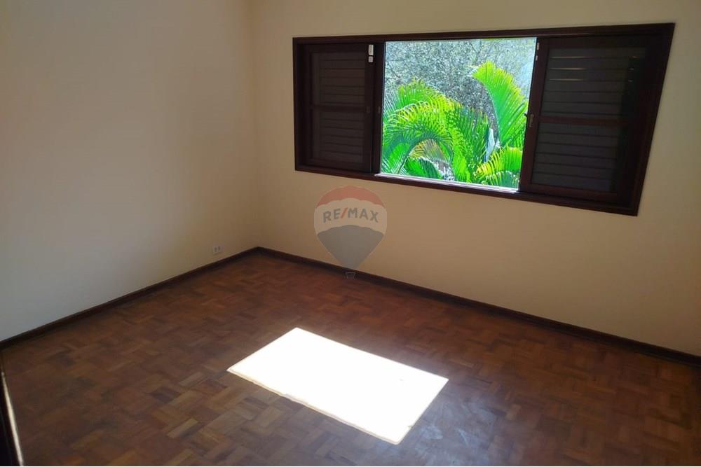 Casa para alugar com 3 quartos, 239m² - Foto 10