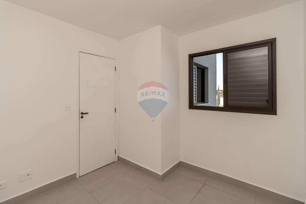 Apartamento à venda com 2 quartos, 37m² - Foto 15