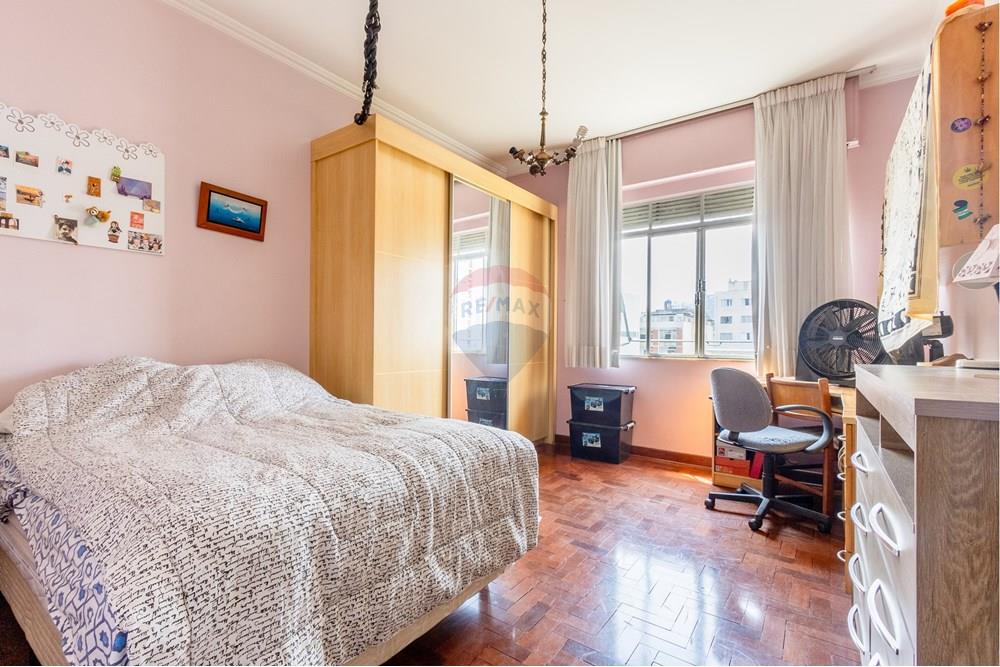 Apartamento à venda com 3 quartos, 212m² - Foto 18