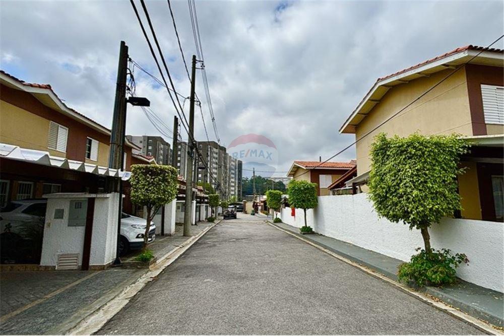 Casa à venda com 2 quartos, 70m² - Foto 27