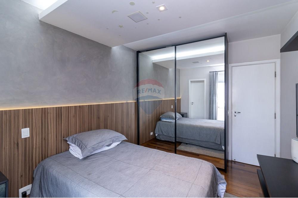 Apartamento à venda com 3 quartos, 226m² - Foto 29