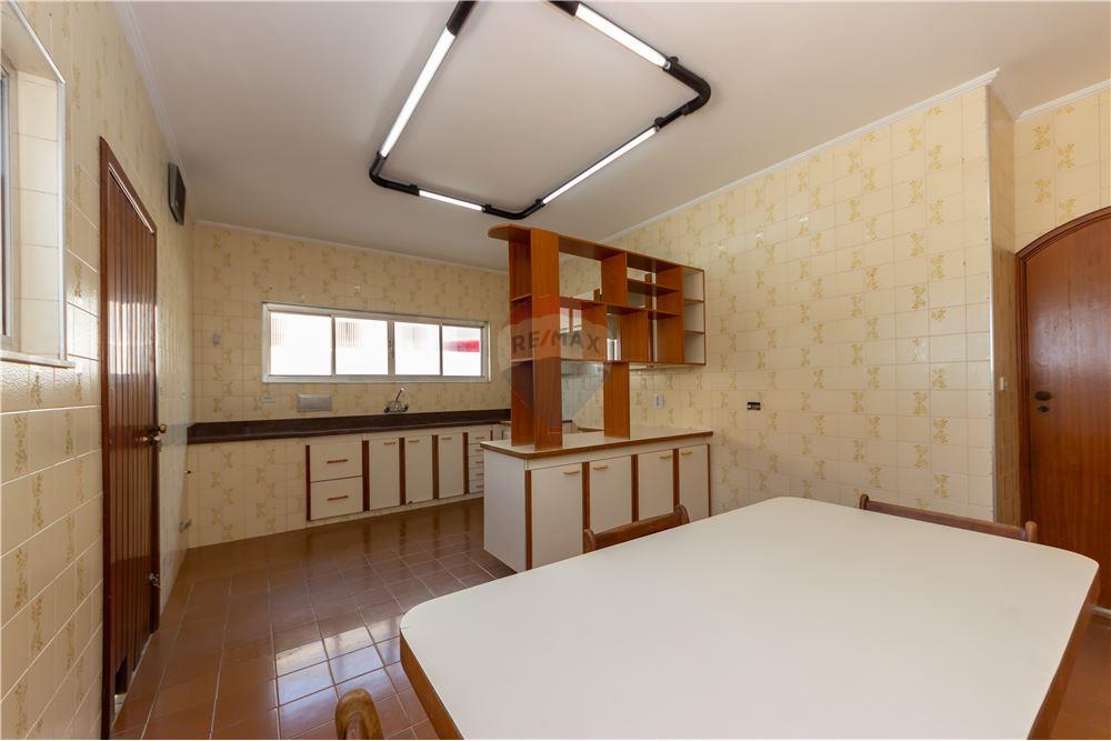 Casa à venda com 3 quartos, 250m² - Foto 24