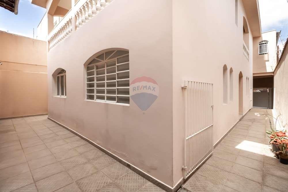 Casa à venda com 3 quartos, 366m² - Foto 24