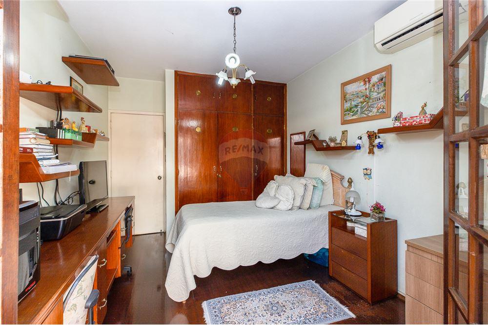 Casa à venda com 4 quartos, 250m² - Foto 19