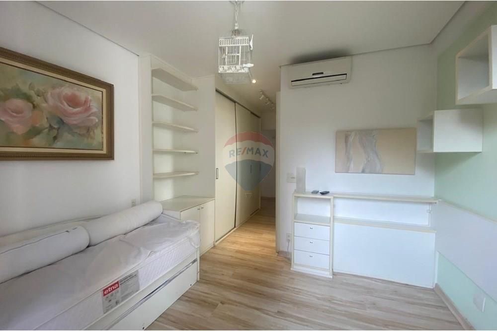 Casa de Condomínio para alugar com 5 quartos, 550m² - Foto 23