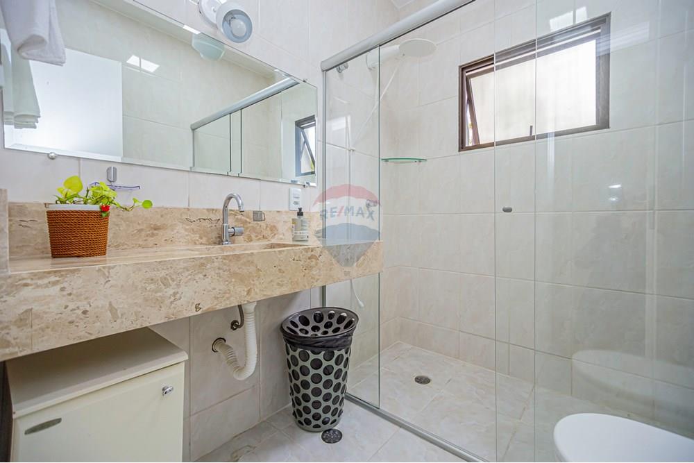 Casa à venda com 5 quartos, 285m² - Foto 42