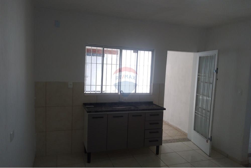 Casa para alugar com 2 quartos, 100m² - Foto 7