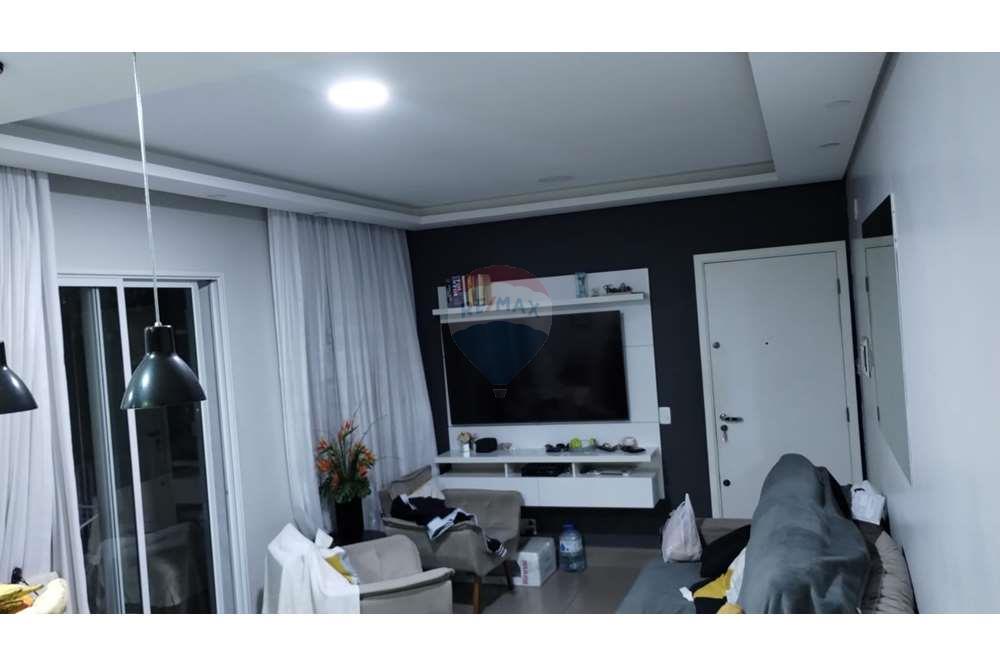 Apartamento à venda com 3 quartos, 78m² - Foto 2