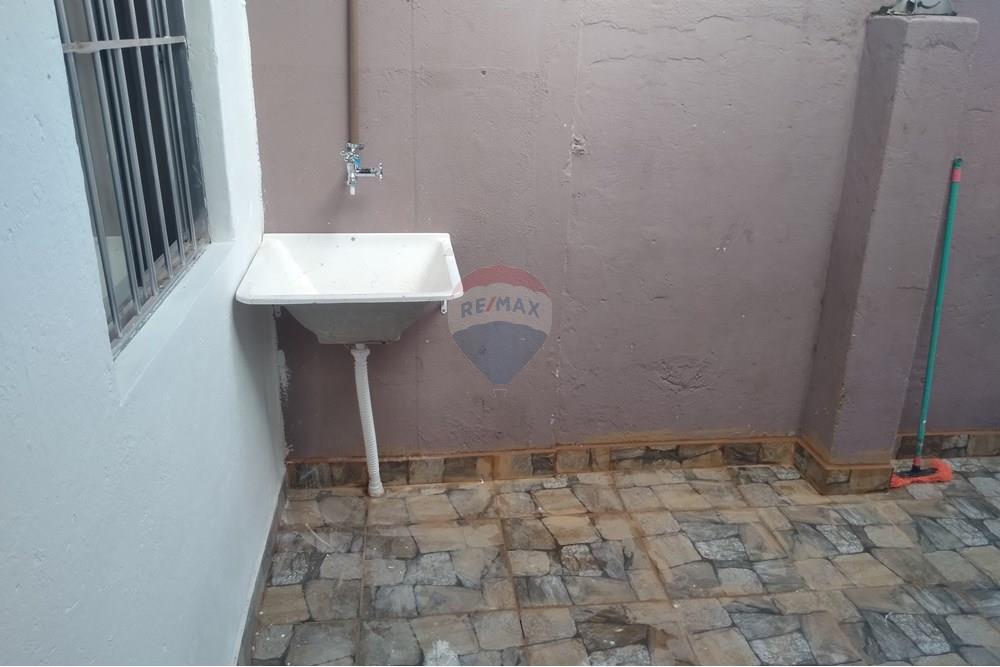 Casa para alugar com 1 quarto, 50m² - Foto 18