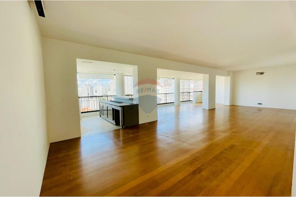 Apartamento para alugar com 3 quartos, 215m² - Foto 1