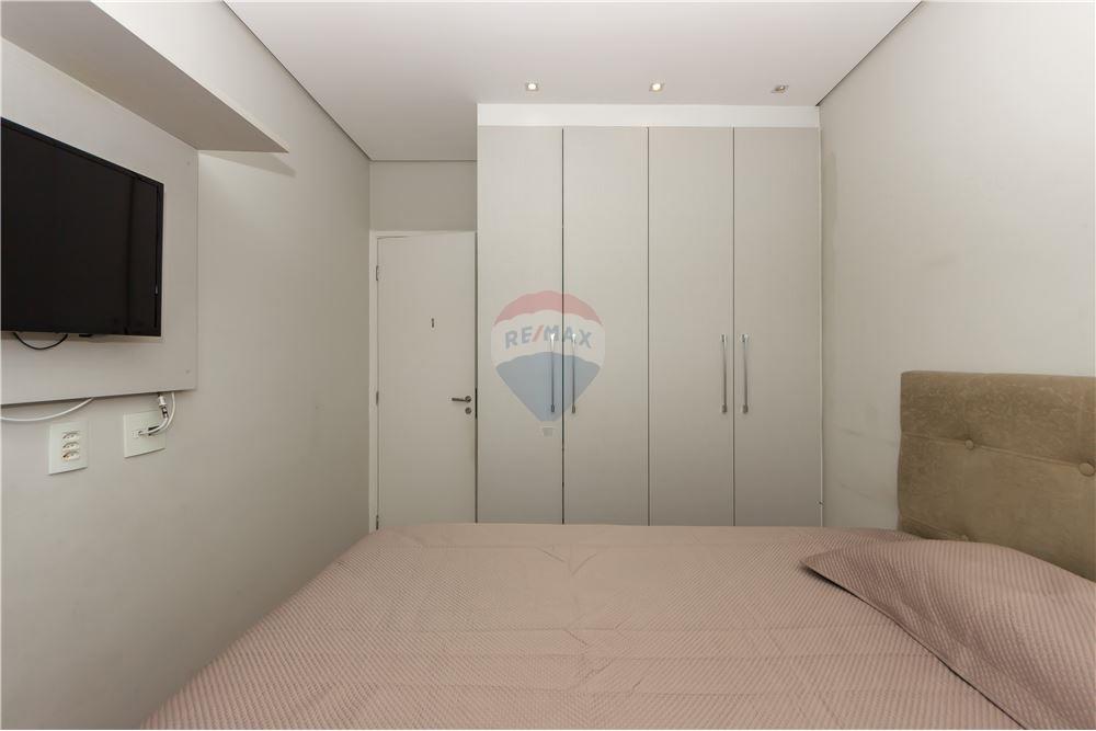 Apartamento à venda com 2 quartos, 62m² - Foto 17