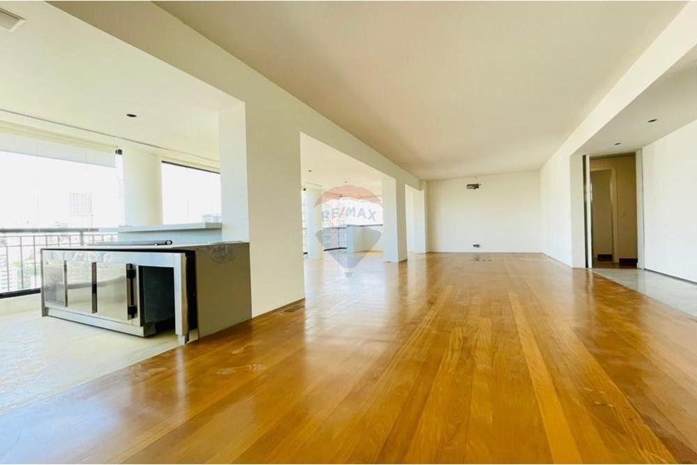 Apartamento para alugar com 3 quartos, 215m² - Foto 2