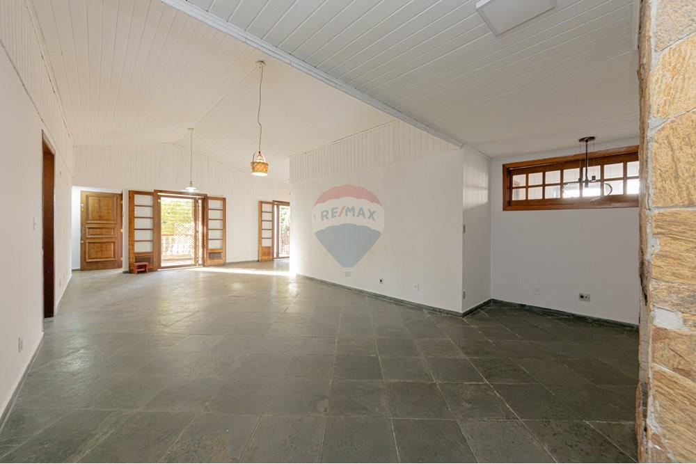 Chácara à venda com 5 quartos, 300m² - Foto 3