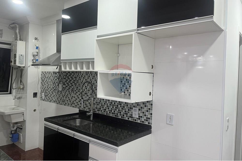 Apartamento à venda com 3 quartos, 78m² - Foto 2