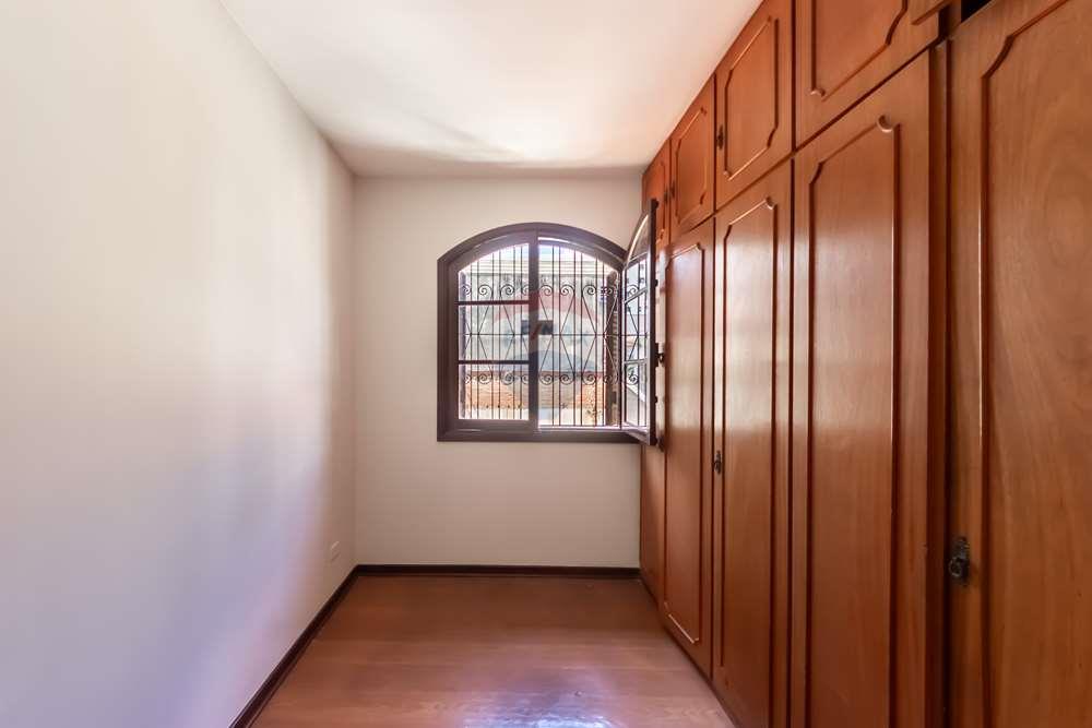 Casa à venda com 4 quartos, 251m² - Foto 17