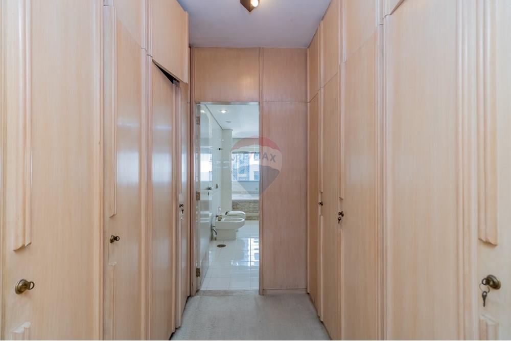 Apartamento à venda com 4 quartos, 238m² - Foto 13