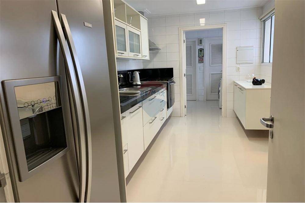 Apartamento para alugar com 3 quartos, 186m² - Foto 29