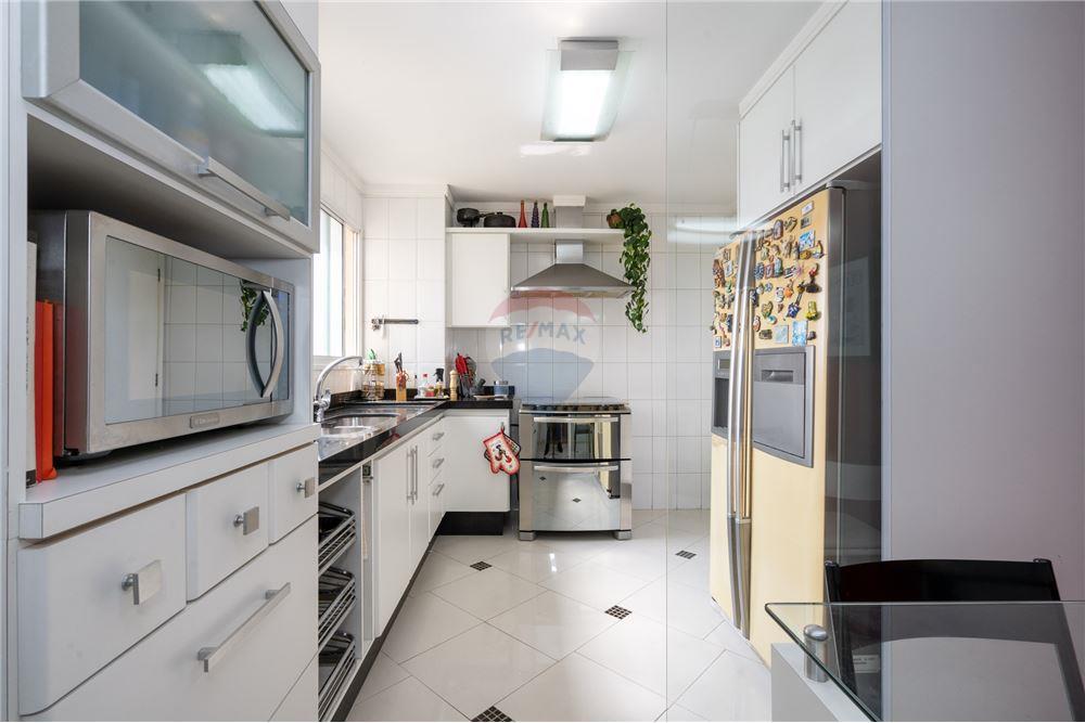 Apartamento à venda com 4 quartos, 145m² - Foto 4