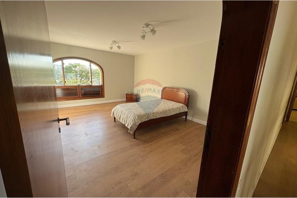 Casa para alugar com 5 quartos, 506m² - Foto 11