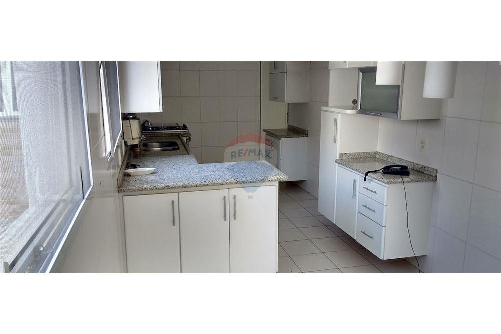 Apartamento para alugar com 4 quartos, 240m² - Foto 11