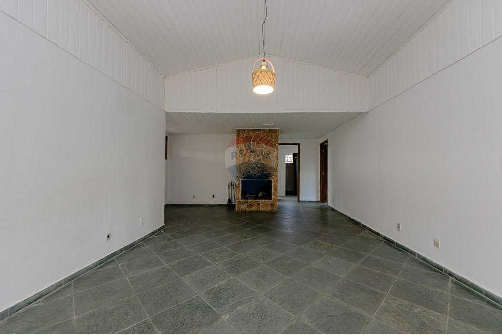 Chácara à venda com 5 quartos, 300m² - Foto 2