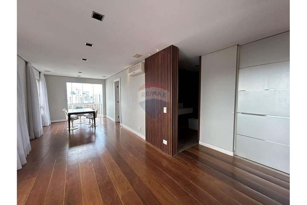 Apartamento para alugar com 4 quartos, 286m² - Foto 3