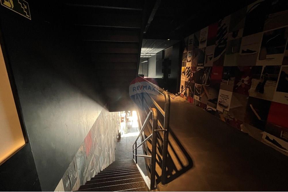 Ponto Comercial/ Loja - Alugar - São Paulo , São Paulo - 8-escadamezanino.JPG - 602221002-34