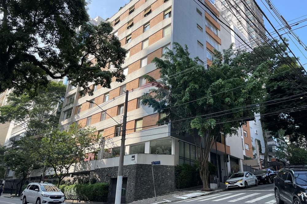 Apartamento à venda com 3 quartos, 212m² - Foto 30