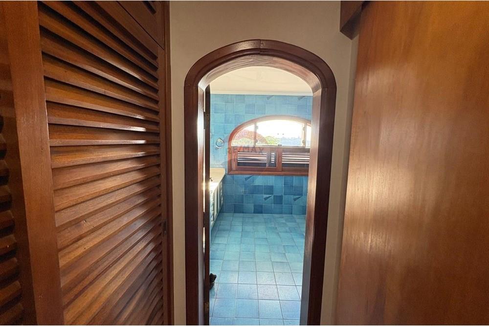 Casa para alugar com 5 quartos, 506m² - Foto 13